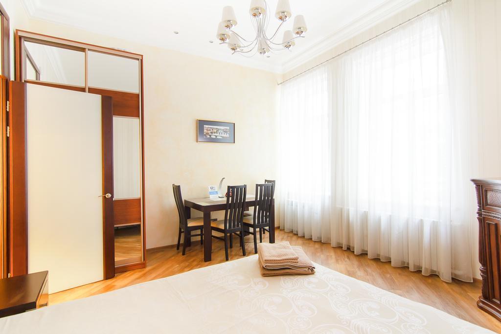 Apartamenty Na Sofievskoy Odessa Exterior foto