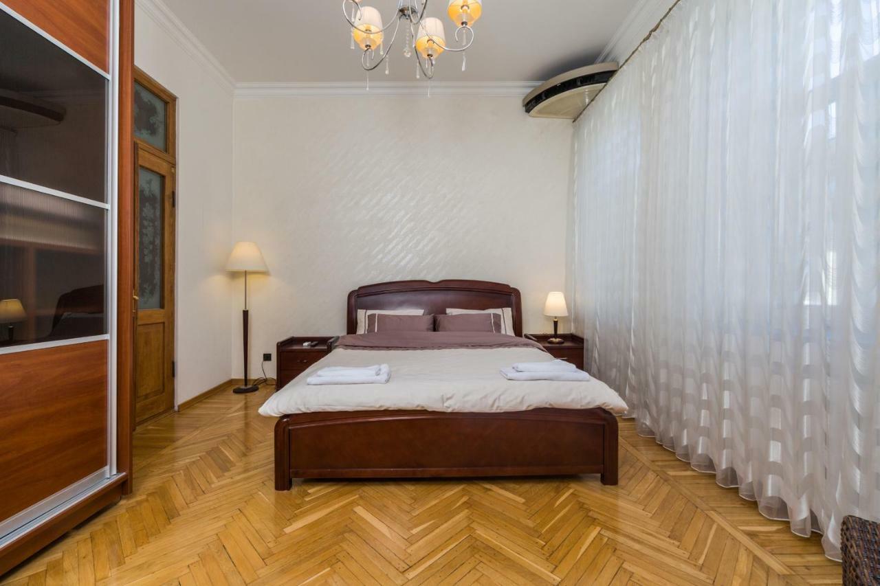 Apartamenty Na Sofievskoy Odessa Exterior foto