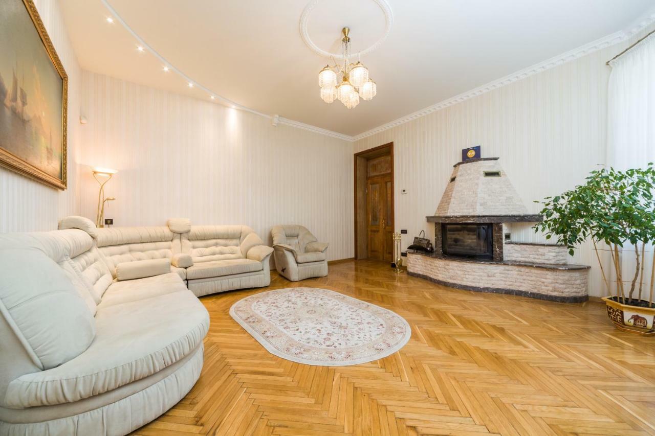 Apartamenty Na Sofievskoy Odessa Exterior foto