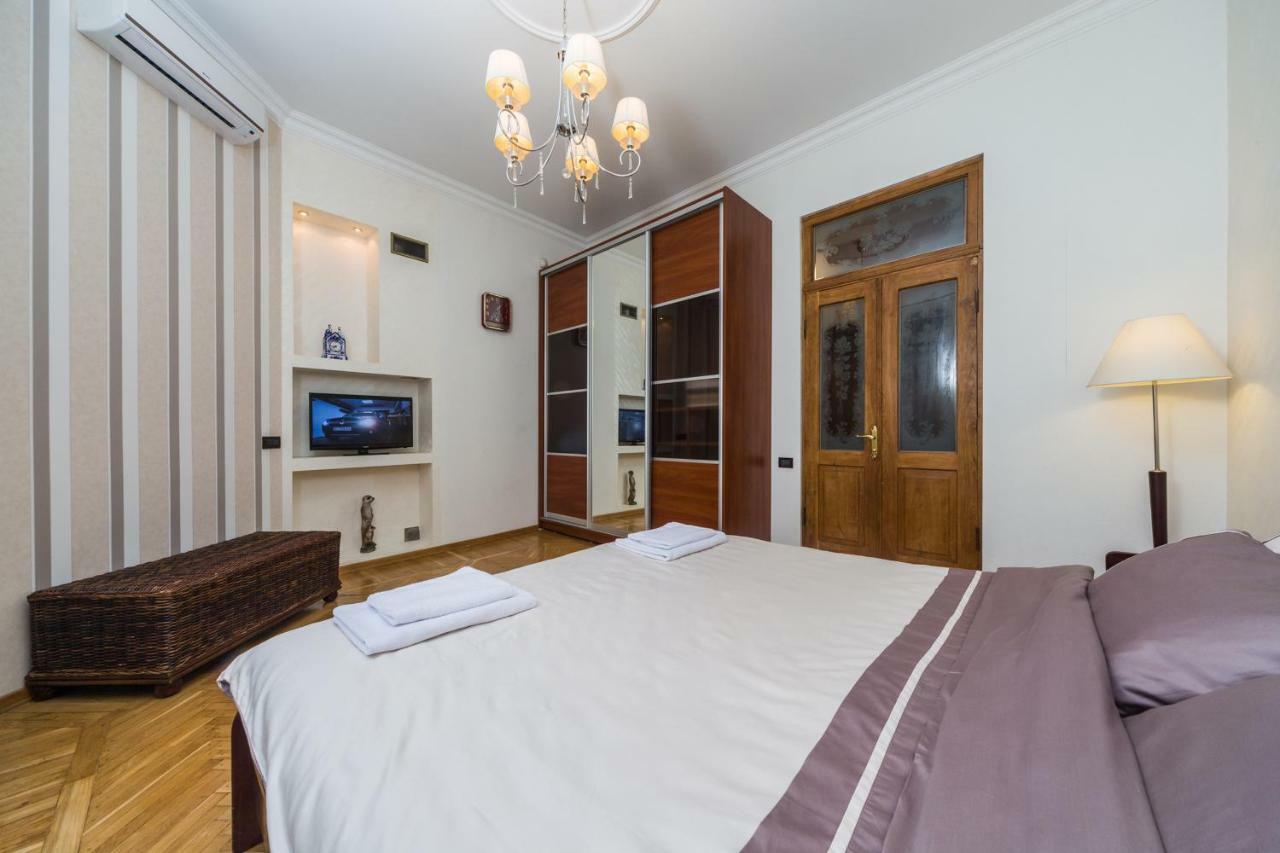 Apartamenty Na Sofievskoy Odessa Exterior foto