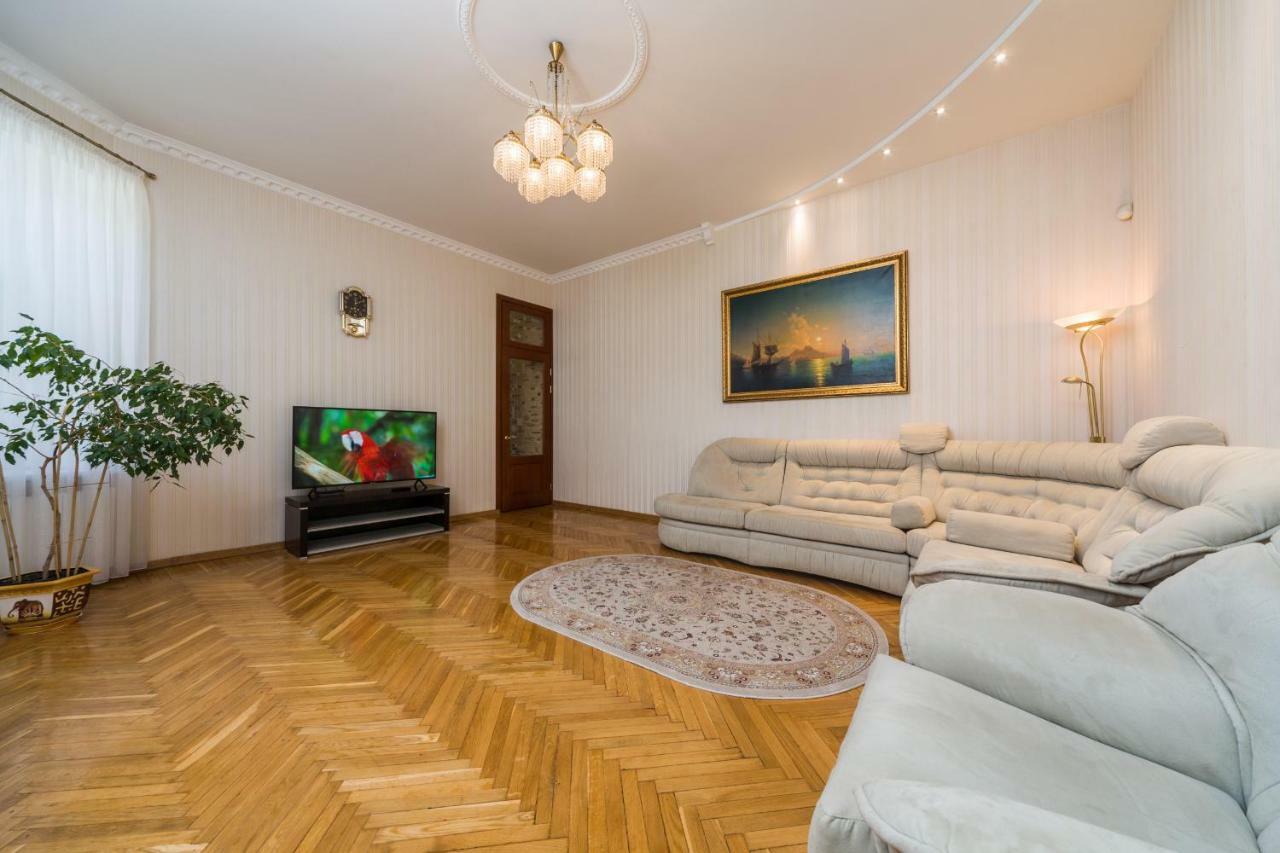 Apartamenty Na Sofievskoy Odessa Exterior foto