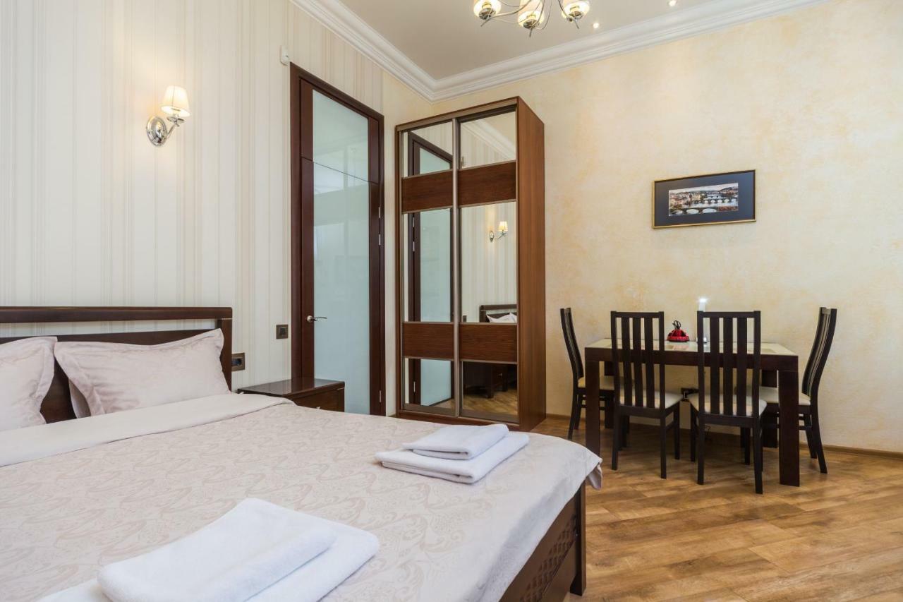 Apartamenty Na Sofievskoy Odessa Exterior foto